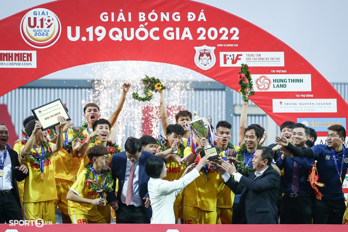 Giải U19 Quốc gia, Hà Nội lội ngược dòng bằng siêu phẩm không tưởng - Ảnh 10.