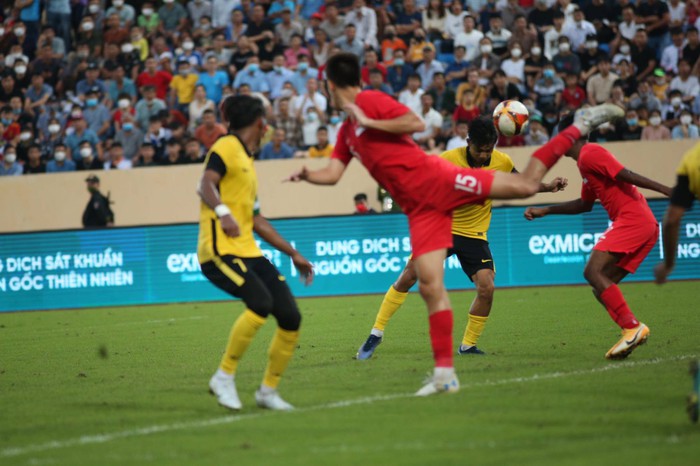 Bị U23 Singapore cầm hòa, U23 Malaysia lỡ cơ hội giành vé vào bán kết sớm 1 lượt trận - Ảnh 3.