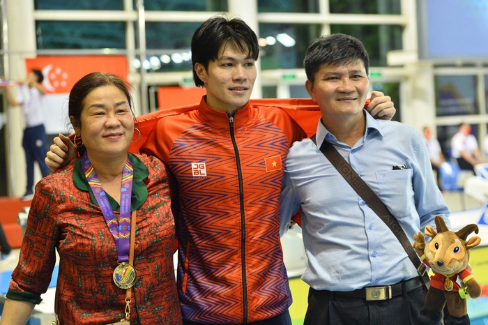 Khoảnh khắc bùng nổ của kỷ lục gia SEA Games Trần Hưng Nguyên, mang về huy chương vàng cho bơi Việt Nam - Ảnh 8.
