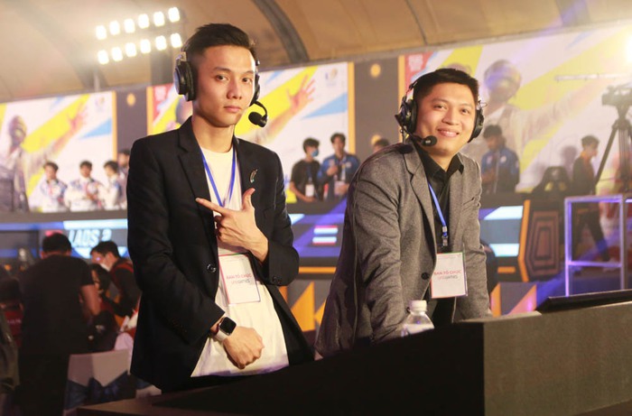 MC Thảo Trang gây ngỡ ngàng với hình ảnh duyên dáng cùng tà áo dài tại SEA Games 31 - Ảnh 8.