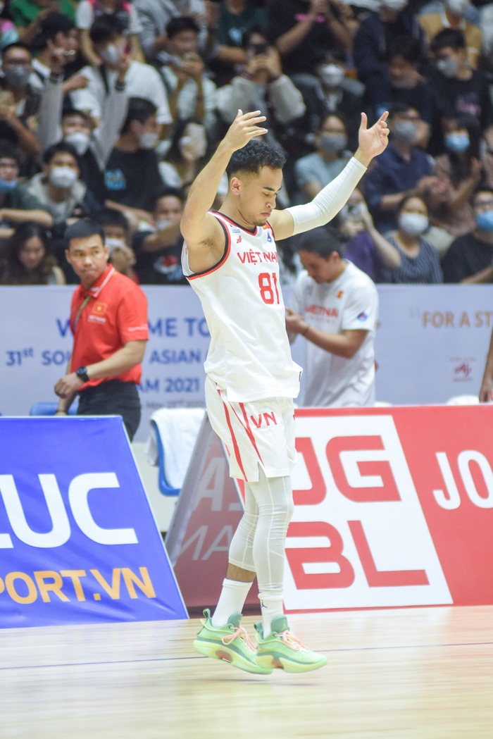 Christian Juzang debut SEA Games 31 hoàn hảo cùng đôi Jordan 36 “hàng thửa” - Ảnh 1.