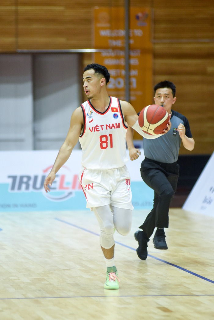 Christian Juzang debut SEA Games 31 hoàn hảo cùng đôi Jordan 36 “hàng thửa” - Ảnh 9.