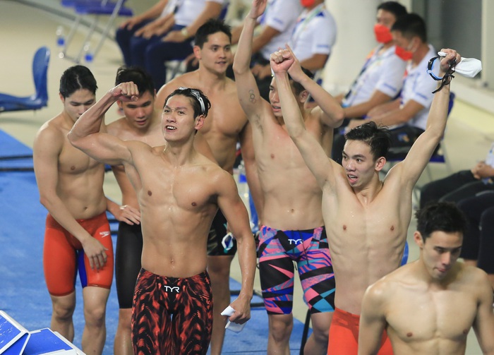 Đội bơi Việt Nam vượt qua Singapore, phá kỷ lục SEA Games 31 - Ảnh 2.