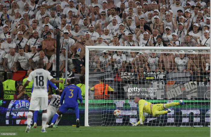 Chùm ảnh Frankfurt ăn mừng vô địch Europa League - Ảnh 2. Chùm ảnh Frankfurt ăn mừng vô địch Europa League - Ảnh 2.