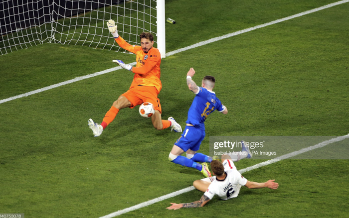 Chùm ảnh Frankfurt ăn mừng vô địch Europa League - Ảnh 3. Chùm ảnh Frankfurt ăn mừng vô địch Europa League - Ảnh 3.