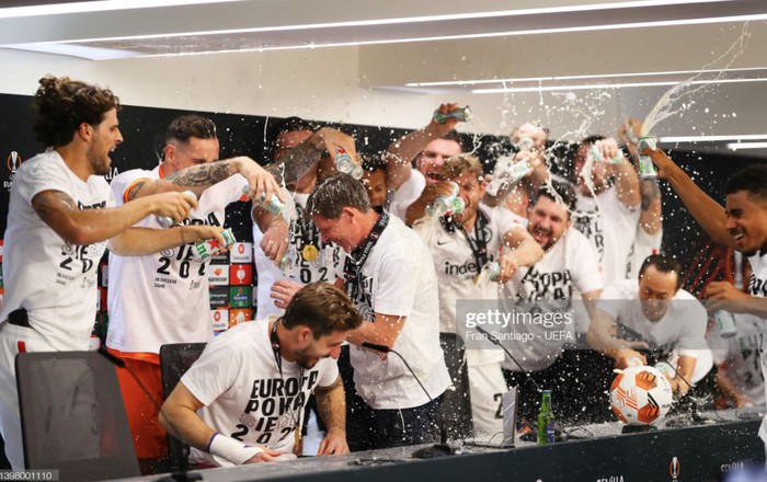 Chùm ảnh Frankfurt ăn mừng vô địch Europa League - Ảnh 14. Chùm ảnh Frankfurt ăn mừng vô địch Europa League - Ảnh 14.