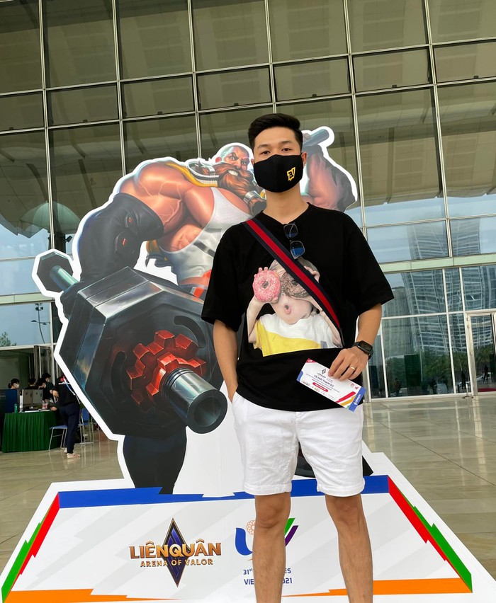 Cựu vương thế giới đến cổ vũ ĐT Liên Quân Việt Nam vô địch SEA Games 31 - Ảnh 6. Cựu vương thế giới đến cổ vũ ĐT Liên Quân Việt Nam vô địch SEA Games 31 - Ảnh 6.