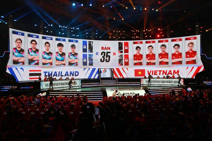 Cựu vương thế giới đến cổ vũ ĐT Liên Quân Việt Nam vô địch SEA Games 31 - Ảnh 10. Cựu vương thế giới đến cổ vũ ĐT Liên Quân Việt Nam vô địch SEA Games 31 - Ảnh 10.
