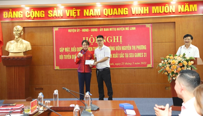 Khen thưởng, động viên kịp thời cho VĐV Nguyễn Thị Phương đạt 2 Huy chương vàng bộ môn Karate tại SEA Games 31 - Ảnh 6.