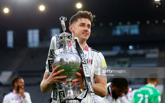 Biển cảnh báo "có cũng như không" trong ngày Fulham vô địch Hạng nhất Anh - Ảnh 5.