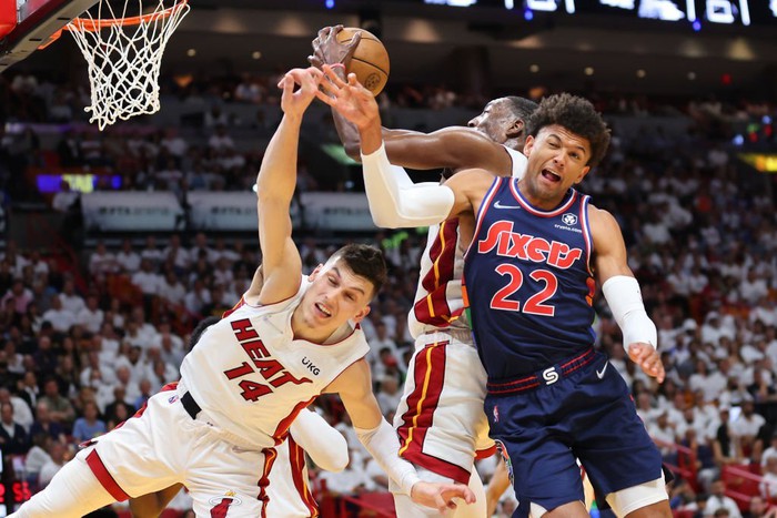 Miami Heat dễ dàng giành lợi thế trước Philadelphia 76ers thiếu vắng Joel Embiid - Ảnh 1.