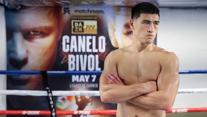 Tại sao Dmitry Bivol sẽ là đối thủ cực kỳ khó chơi với Canelo Alvarez? - Ảnh 2.