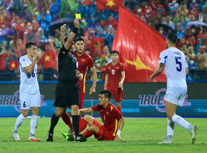 Trực tiếp U23 Việt Nam vs U23 Philippines (HT): Văn Đô sút phạt sạt cột - Ảnh 3.