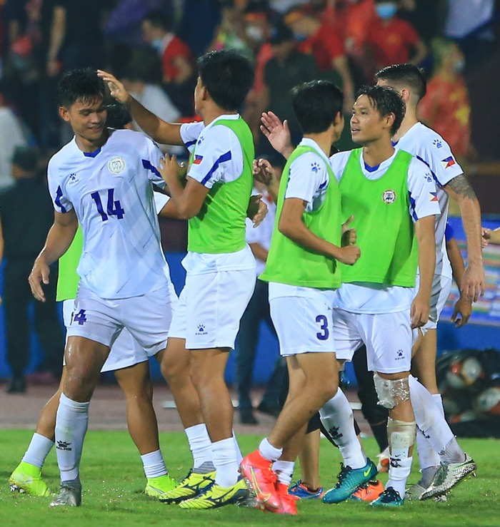 U23 Philippines ăn mừng phấn khích sau khi cầm hòa U23 Việt Nam - Ảnh 4.
