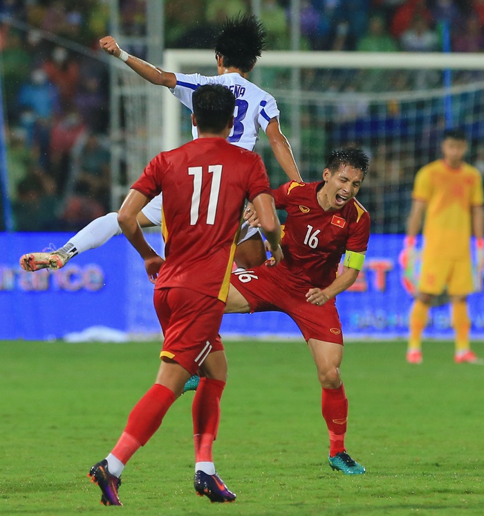 Đội phó U23 Việt Nam có hành động đẹp với đối thủ U23 Philippines - Ảnh 10.