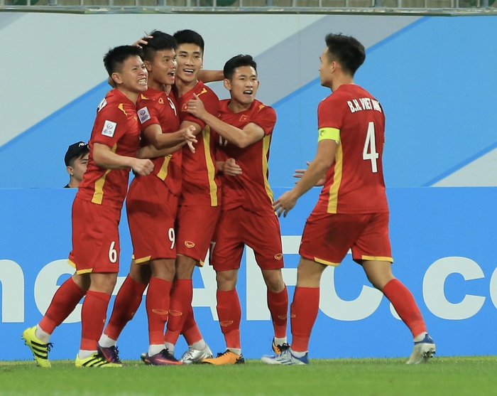 Một doanh nghiệp lớn đề xuất tài trợ U23 Việt Nam tham dự V.League - Ảnh 1.