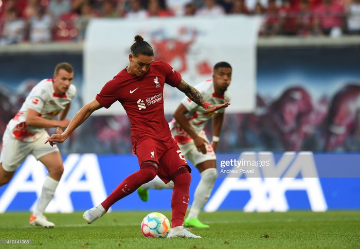 Tân binh Nunez "khai nòng", ghi 4 bàn vào lưới đội dự Champions League - Ảnh 4. Tân binh Nunez "khai nòng", ghi 4 bàn vào lưới đội dự Champions League - Ảnh 4.
