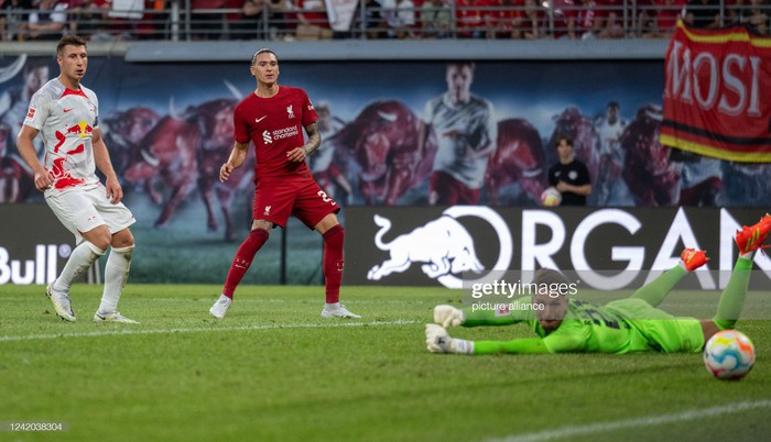 Tân binh Nunez "khai nòng", ghi 4 bàn vào lưới đội dự Champions League - Ảnh 7. Tân binh Nunez "khai nòng", ghi 4 bàn vào lưới đội dự Champions League - Ảnh 7.