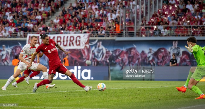 Tân binh Nunez "khai nòng", ghi 4 bàn vào lưới đội dự Champions League - Ảnh 6. Tân binh Nunez "khai nòng", ghi 4 bàn vào lưới đội dự Champions League - Ảnh 6.