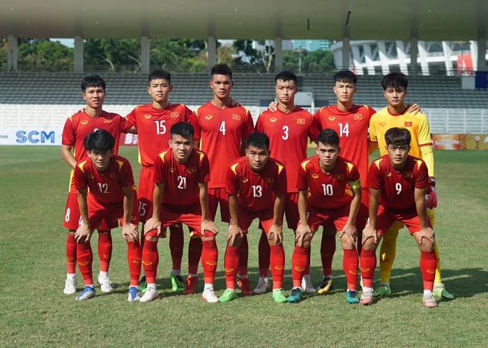 U19 Việt Nam thắng 4-1, HLV Đinh Thế Nam vẫn chỉ ra những điểm yếu của các học trò - Ảnh 1.