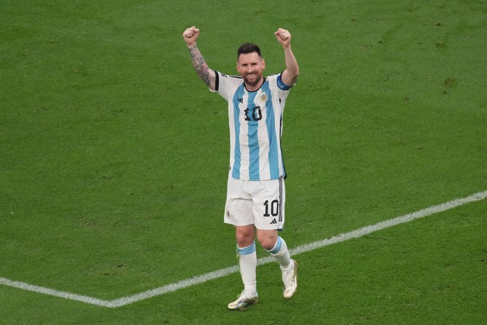 Siêu đội hình tuổi Mão khuấy đảo làng túc cầu: Messi sắm vai thủ lĩnh - Ảnh 10. Siêu đội hình tuổi Mão khuấy đảo làng túc cầu: Messi sắm vai thủ lĩnh - Ảnh 10.