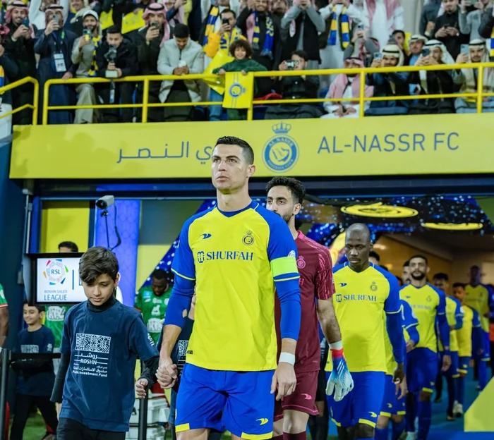 Ronaldo mờ nhạt trong trận chính thức ra mắt Al Nassr - Ảnh 2.