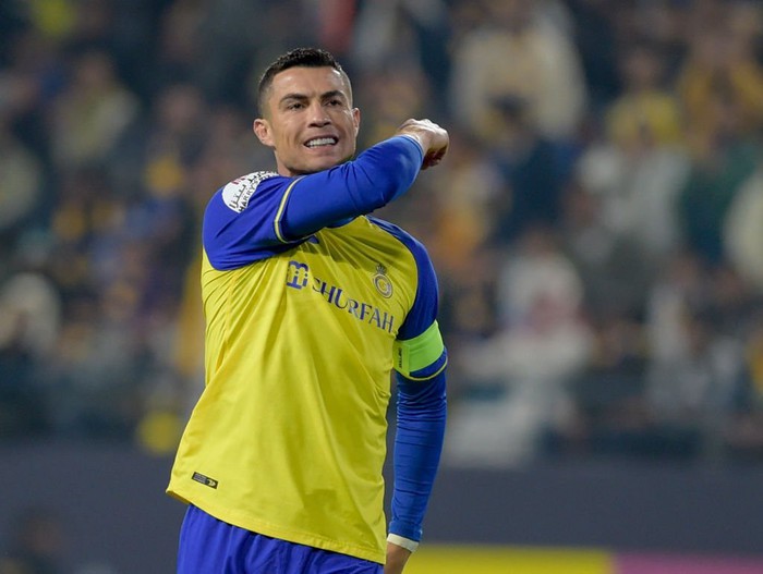 Ronaldo mờ nhạt trong trận chính thức ra mắt Al Nassr - Ảnh 5.