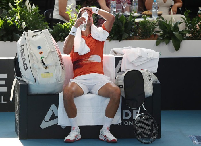 Djokovic cứu match-point, vô địch giải khởi động Australian Open - Ảnh 5.